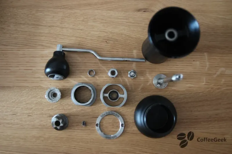 Zugang zum Inneren der Mühle zur Reinigung