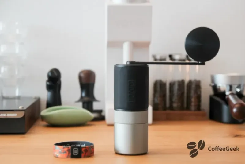 Wacaco Exagrind, Kurbel installiert