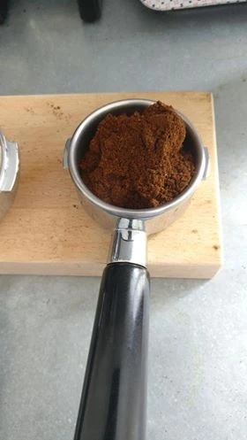 Tapping the portafilter