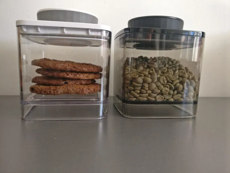 Transparent Ankomn container