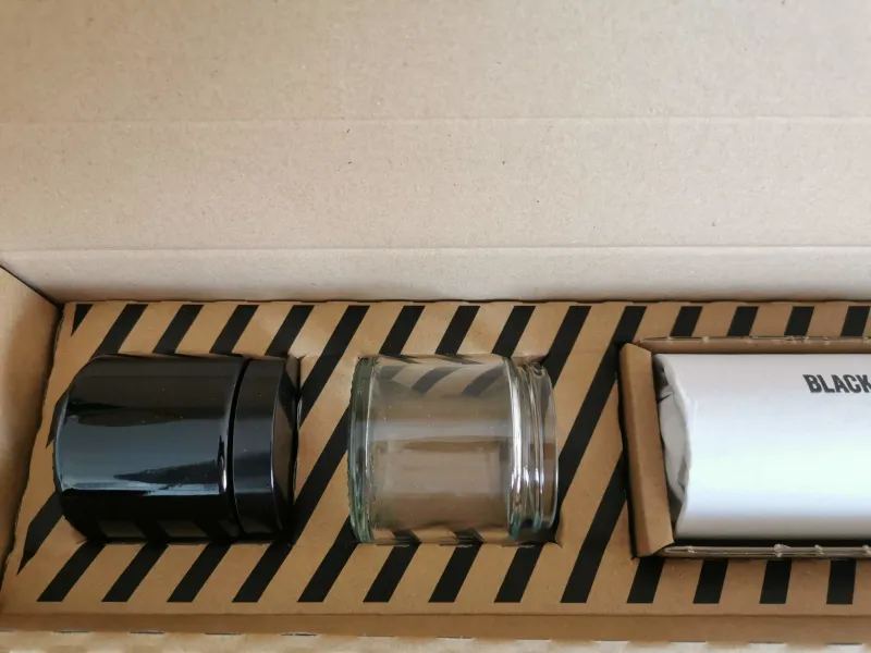 El Comandante C40 MKIV packaging