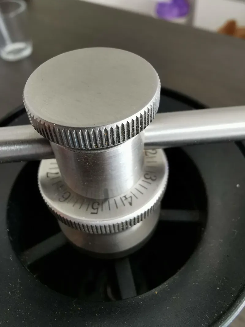 Kinu adjustment dial