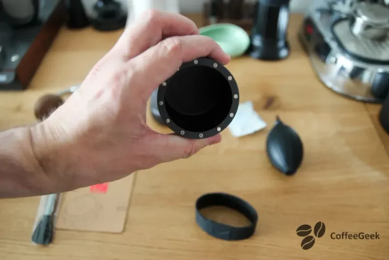 J-Ultra magnetic catch cup