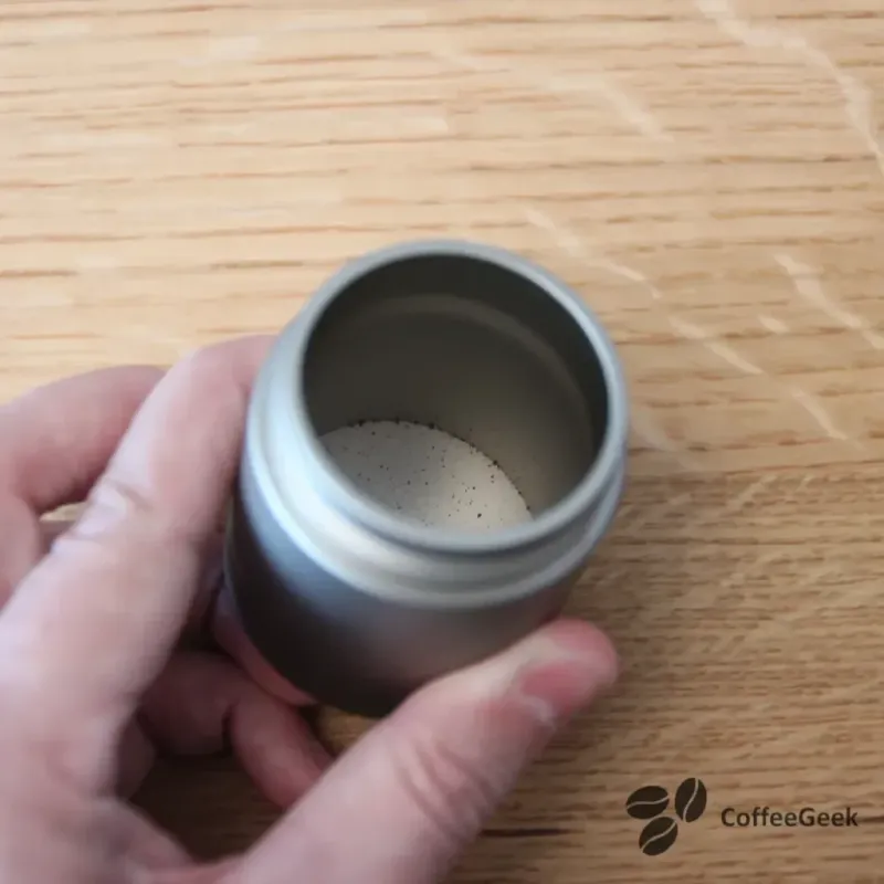 Container without internal rim