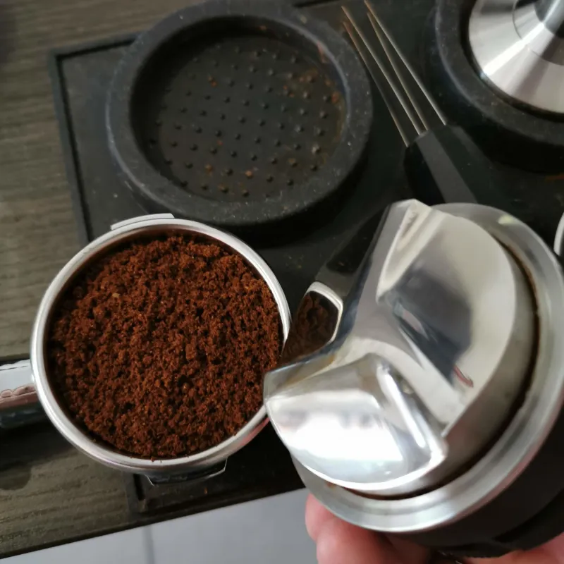 Distributeur de café (leveler) 51 mm