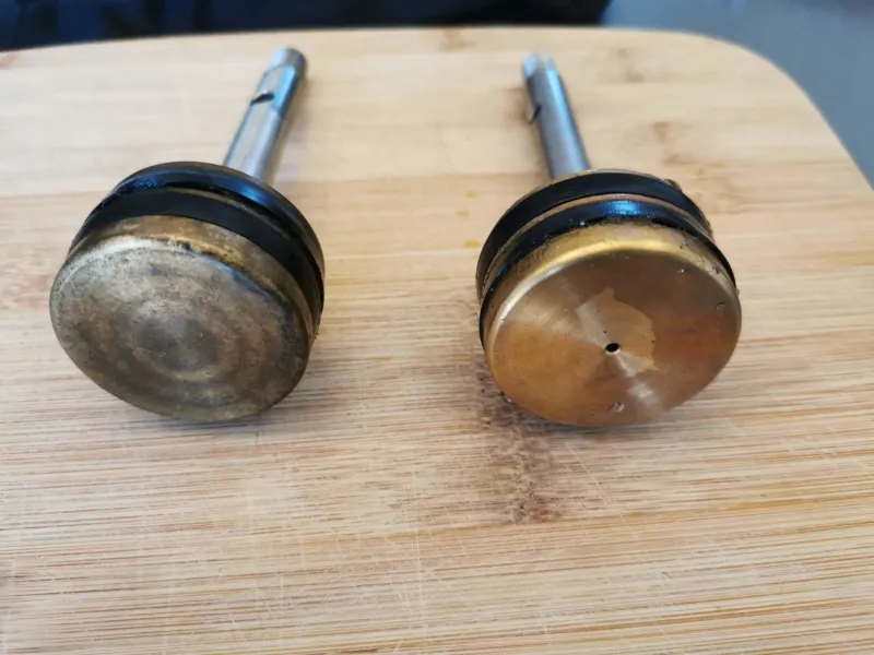 Comparaison ancien / nouveau piston