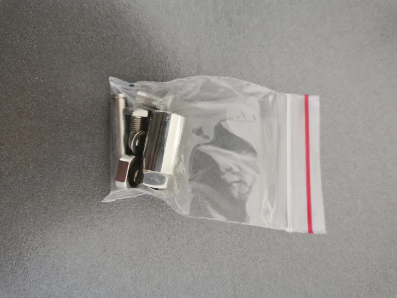 Graisse alimentaire et colle Loctite