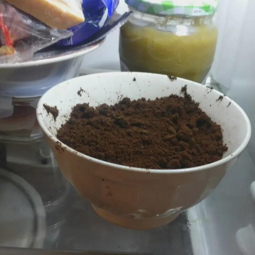 Coffee grounds in the fridge