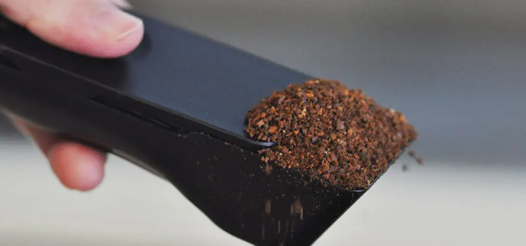 ANKOMN measuring scoop with lid closed