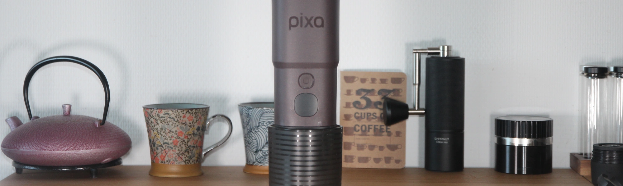 Test Pixapresso Wacaco : espresso nomade compact et électrique, pour un café savoureux partout, facilement et rapidement.