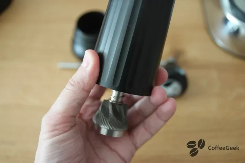 Rimozione del dado di regolazione