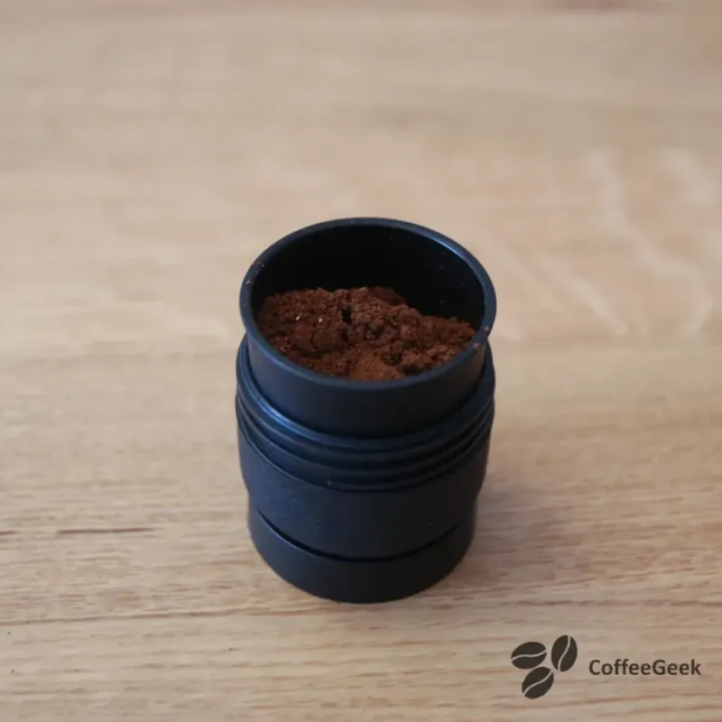 挽いたコーヒー用の漏斗