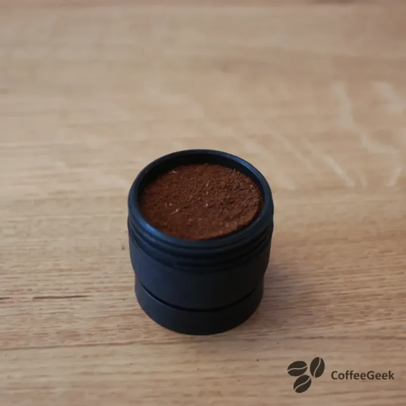 Filter met gemalen koffie